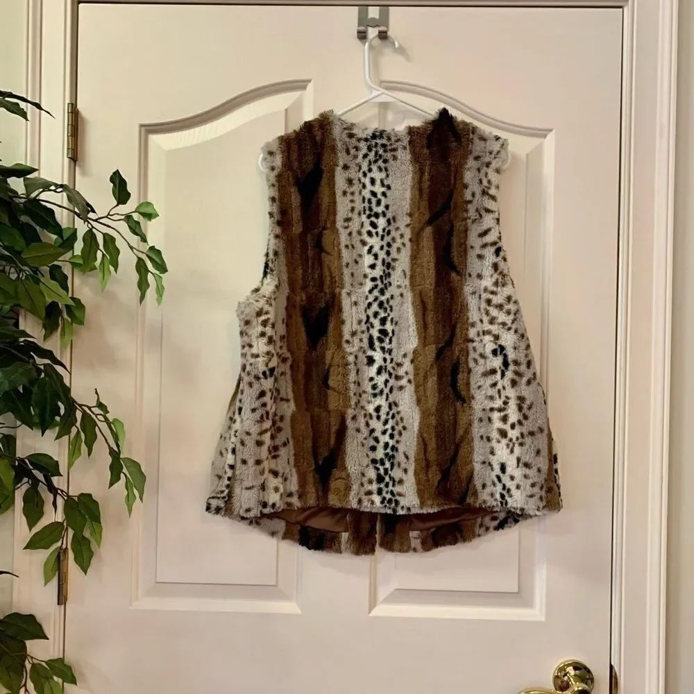 Multiples Vest - Picture 9 of 12
